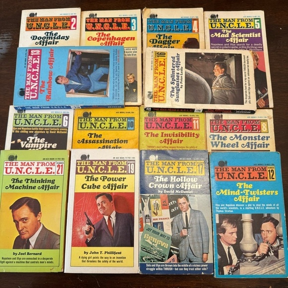 1975-1969 Vintage The Man from U.N.C.L.E. Paperback Book Lot of 14 - Picture 1 of 15